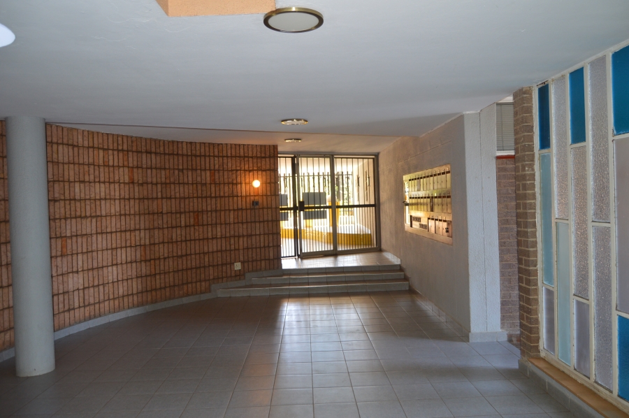 To Let 2 Bedroom Property for Rent in Florida Park Gauteng