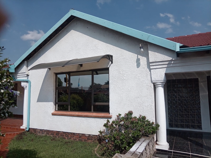 4 Bedroom Property for Sale in Delmore Park Gauteng