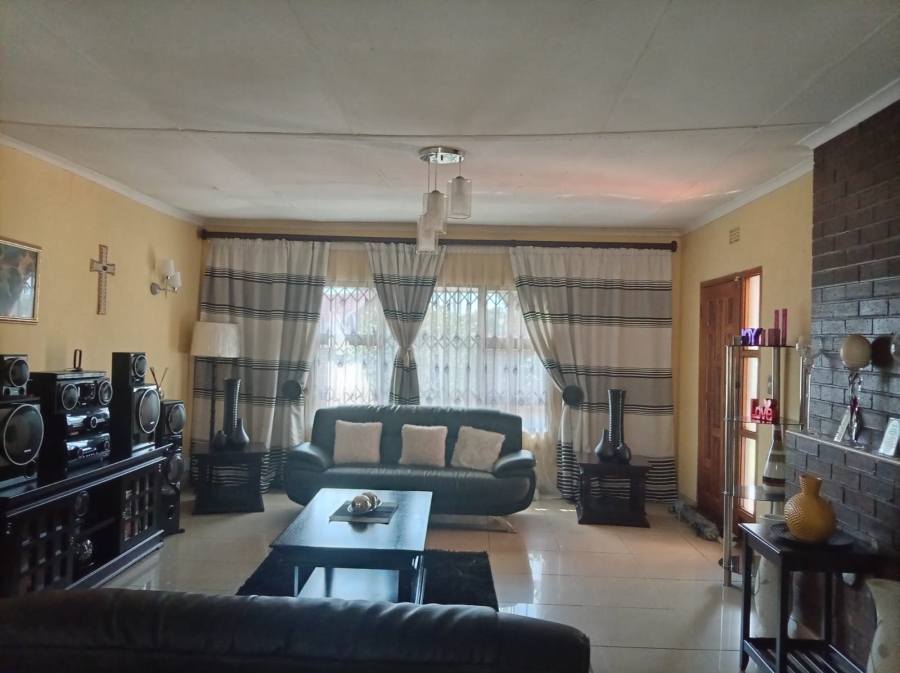 4 Bedroom Property for Sale in Delmore Park Gauteng