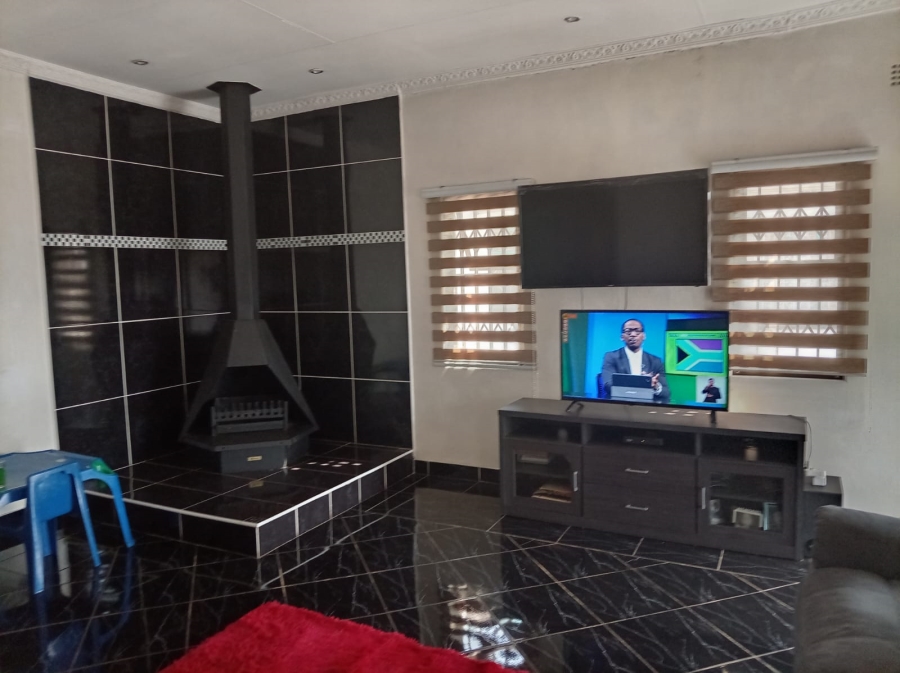 4 Bedroom Property for Sale in Delmore Park Gauteng