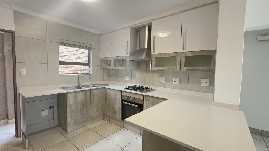 2 Bedroom Property for Sale in Helderwyk Gauteng