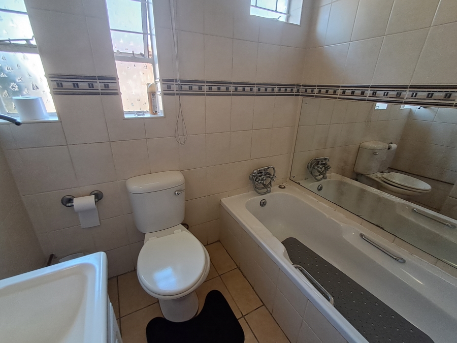 4 Bedroom Property for Sale in Vanderbijlpark SW 5 Gauteng