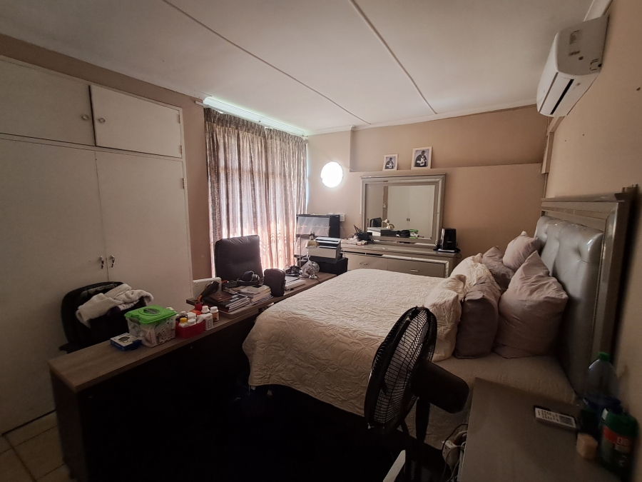 4 Bedroom Property for Sale in Vanderbijlpark SW 5 Gauteng