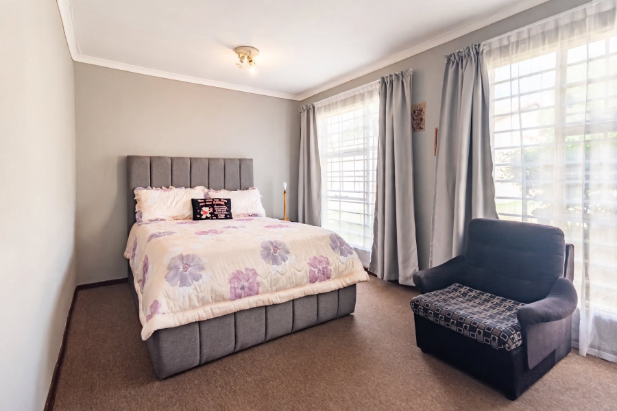 2 Bedroom Property for Sale in Carenvale Gauteng
