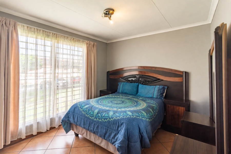 2 Bedroom Property for Sale in Carenvale Gauteng
