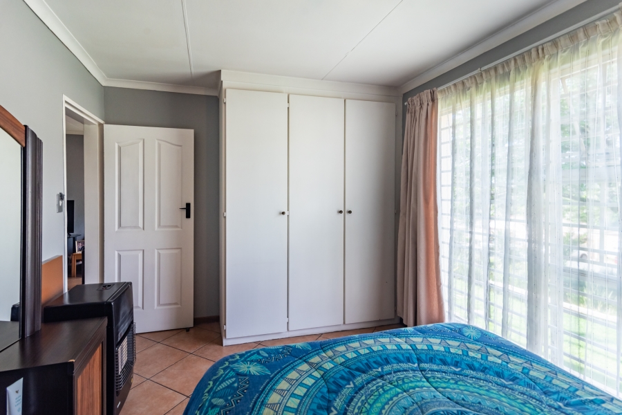 2 Bedroom Property for Sale in Carenvale Gauteng