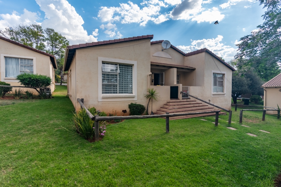 2 Bedroom Property for Sale in Carenvale Gauteng