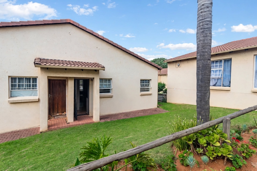 2 Bedroom Property for Sale in Carenvale Gauteng