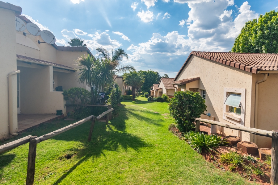 2 Bedroom Property for Sale in Carenvale Gauteng