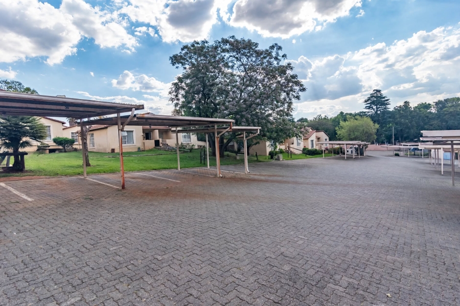2 Bedroom Property for Sale in Carenvale Gauteng