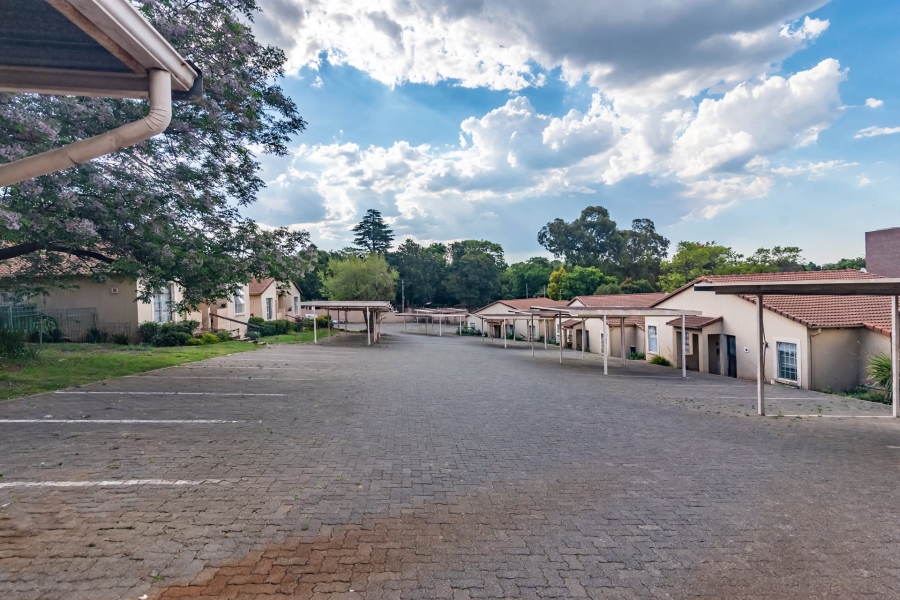 2 Bedroom Property for Sale in Carenvale Gauteng