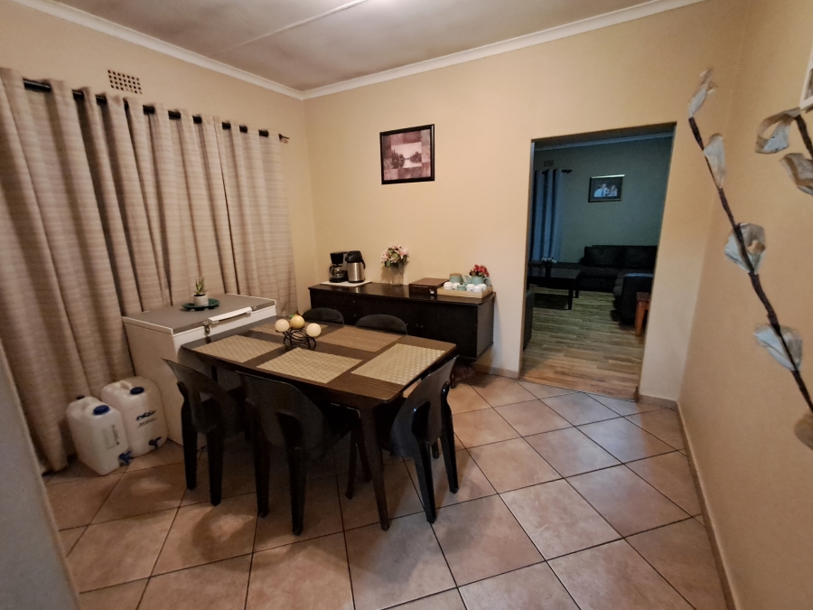 To Let 3 Bedroom Property for Rent in Flora Gardens Gauteng