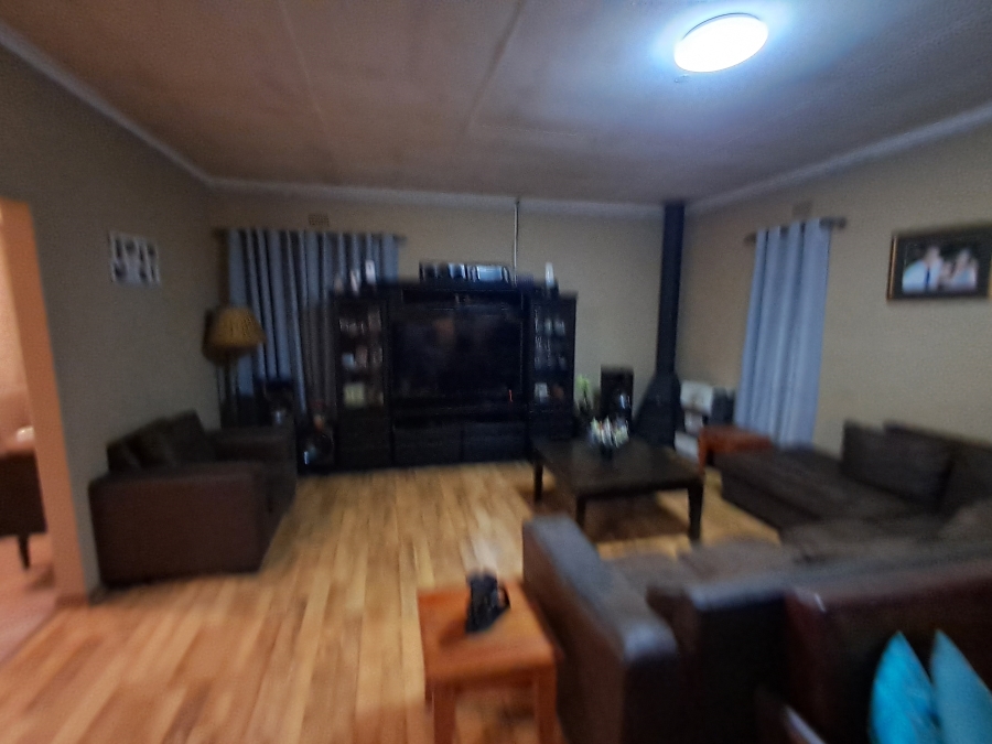 To Let 3 Bedroom Property for Rent in Flora Gardens Gauteng