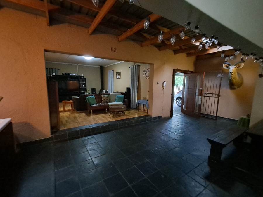 To Let 3 Bedroom Property for Rent in Flora Gardens Gauteng