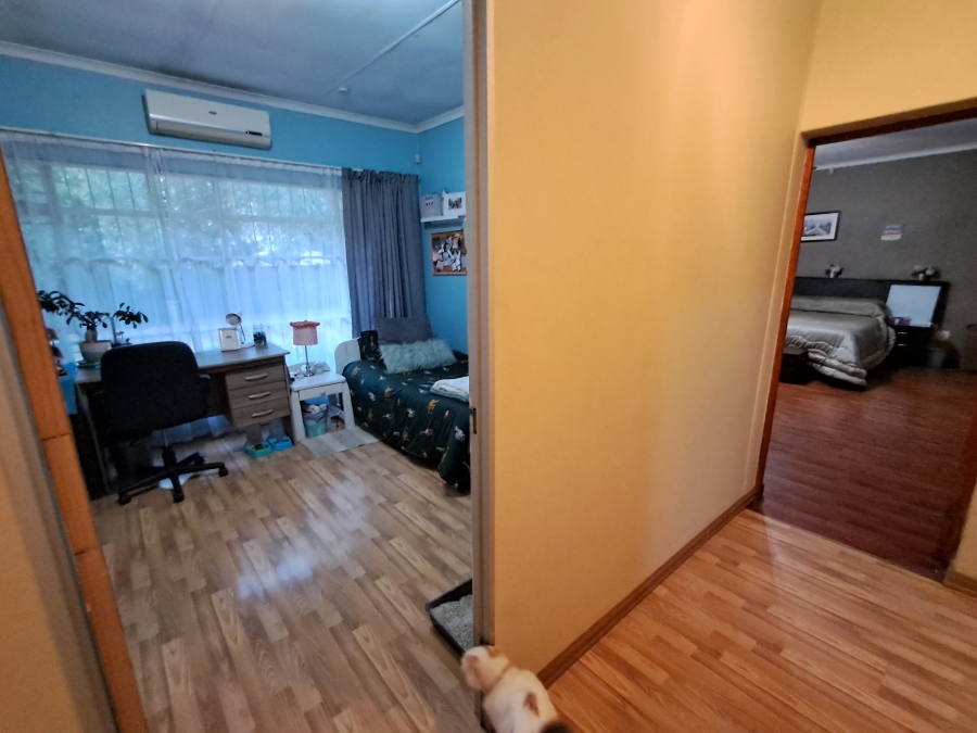 To Let 3 Bedroom Property for Rent in Flora Gardens Gauteng