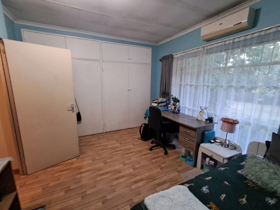 To Let 3 Bedroom Property for Rent in Flora Gardens Gauteng