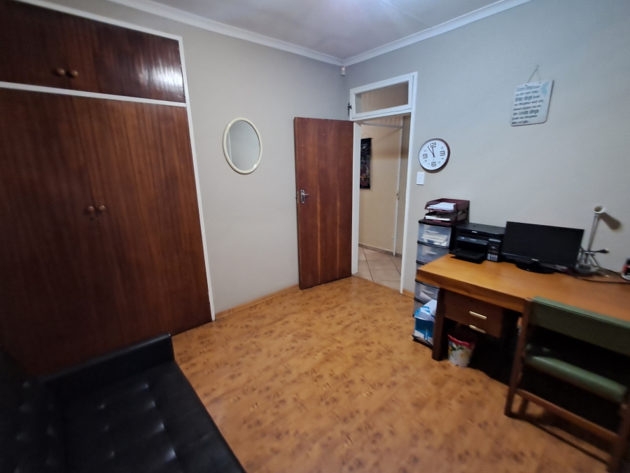 To Let 3 Bedroom Property for Rent in Flora Gardens Gauteng