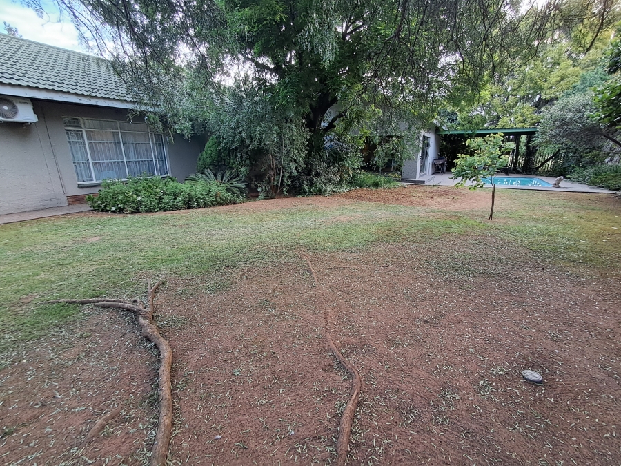 To Let 3 Bedroom Property for Rent in Flora Gardens Gauteng