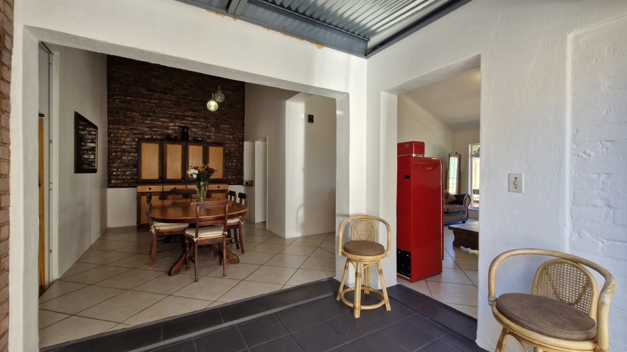 2 Bedroom Property for Sale in Die Hoewes Gauteng