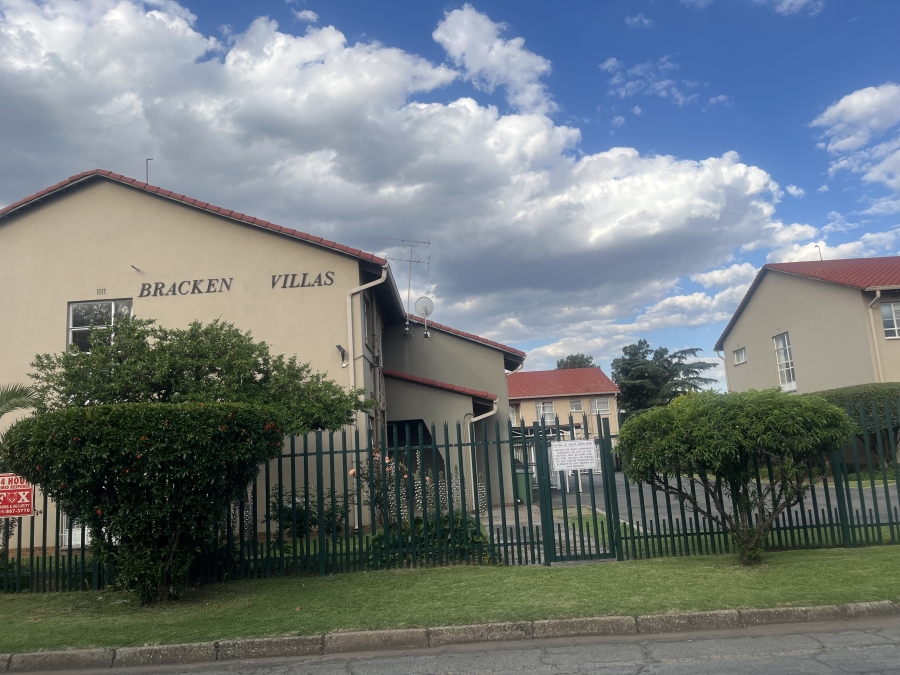 2 Bedroom Property for Sale in Brackenhurst Gauteng