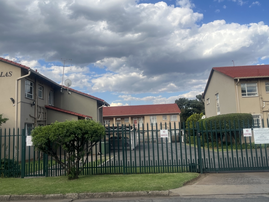 2 Bedroom Property for Sale in Brackenhurst Gauteng