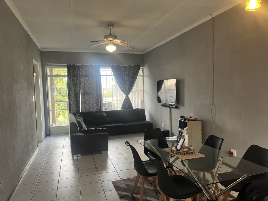 2 Bedroom Property for Sale in Brackenhurst Gauteng