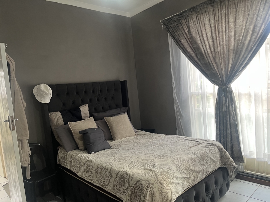 2 Bedroom Property for Sale in Brackenhurst Gauteng