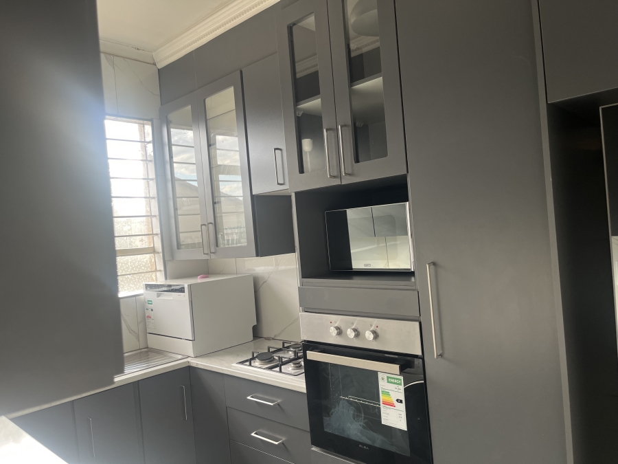 2 Bedroom Property for Sale in Brackenhurst Gauteng