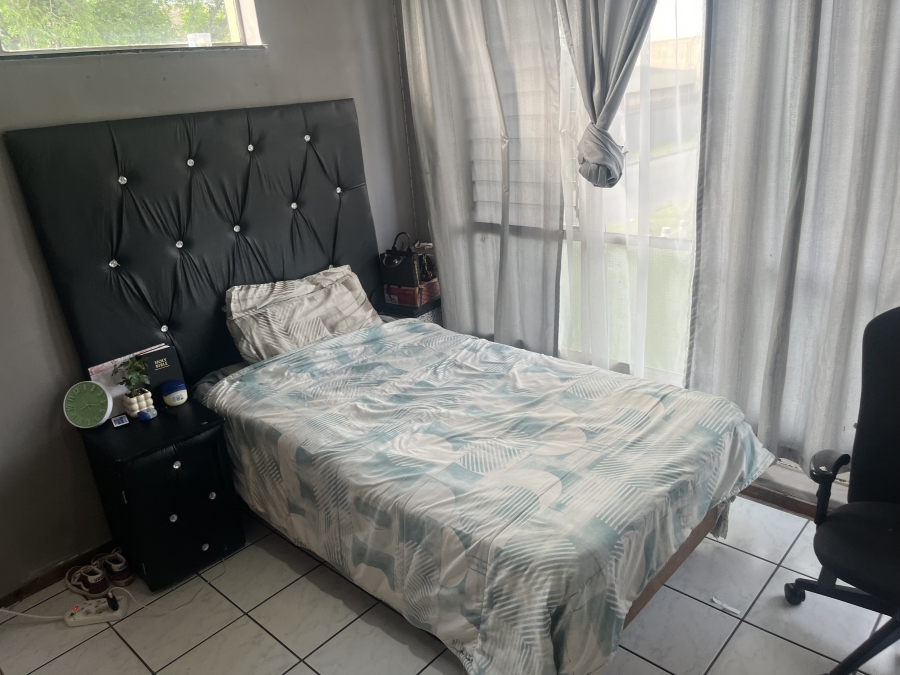 2 Bedroom Property for Sale in Brackenhurst Gauteng