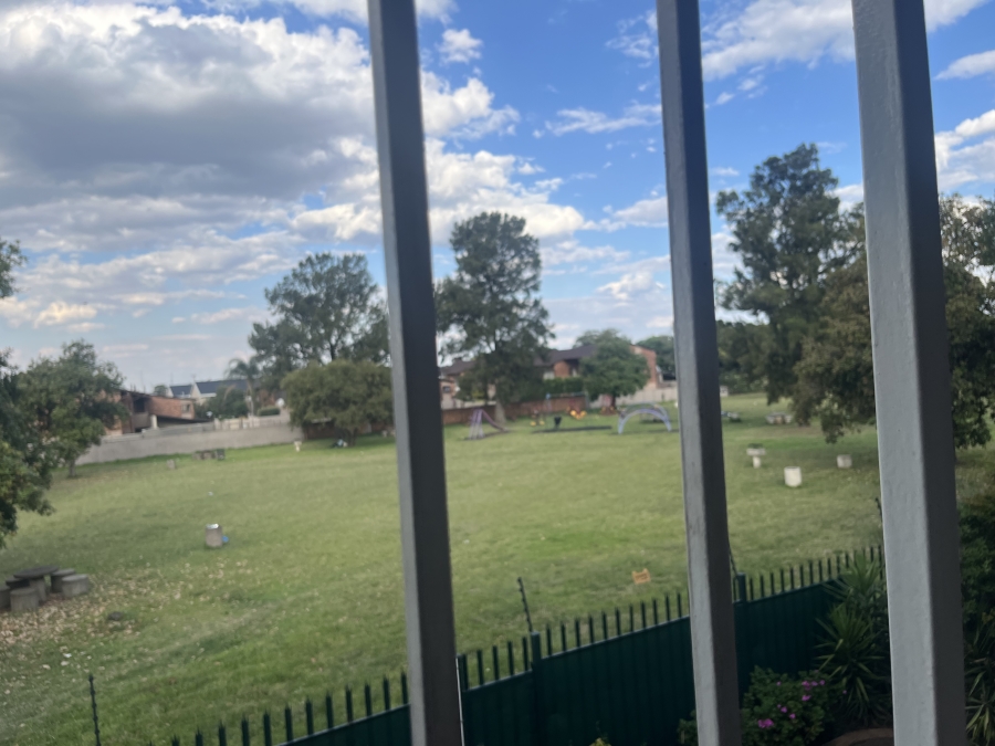 2 Bedroom Property for Sale in Brackenhurst Gauteng