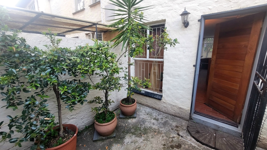 2 Bedroom Property for Sale in Sunnyside Gauteng