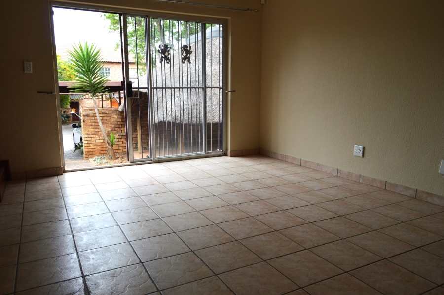 To Let 2 Bedroom Property for Rent in Wilgeheuwel Gauteng