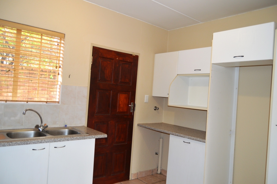 To Let 2 Bedroom Property for Rent in Wilgeheuwel Gauteng