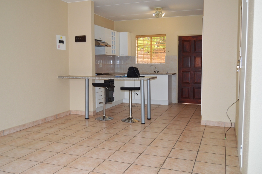 To Let 2 Bedroom Property for Rent in Wilgeheuwel Gauteng