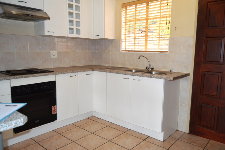 To Let 2 Bedroom Property for Rent in Wilgeheuwel Gauteng
