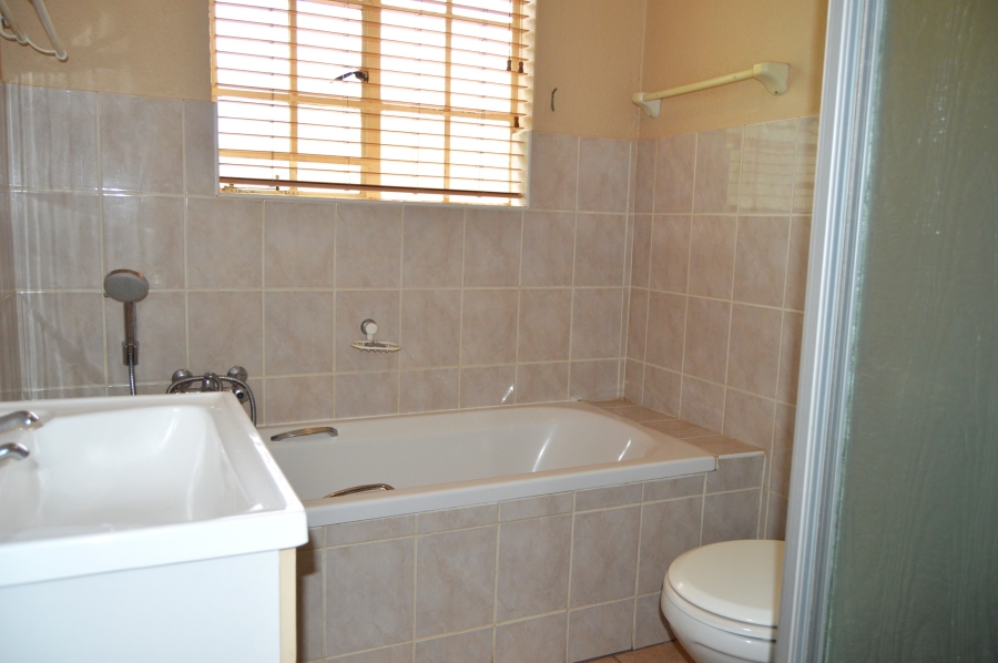To Let 2 Bedroom Property for Rent in Wilgeheuwel Gauteng