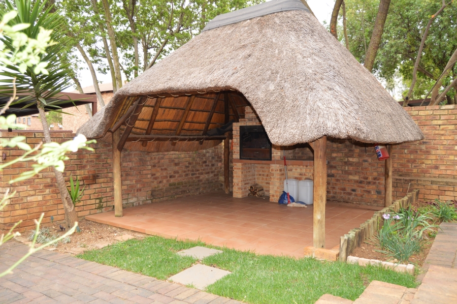 To Let 2 Bedroom Property for Rent in Wilgeheuwel Gauteng