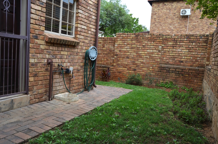 To Let 2 Bedroom Property for Rent in Wilgeheuwel Gauteng