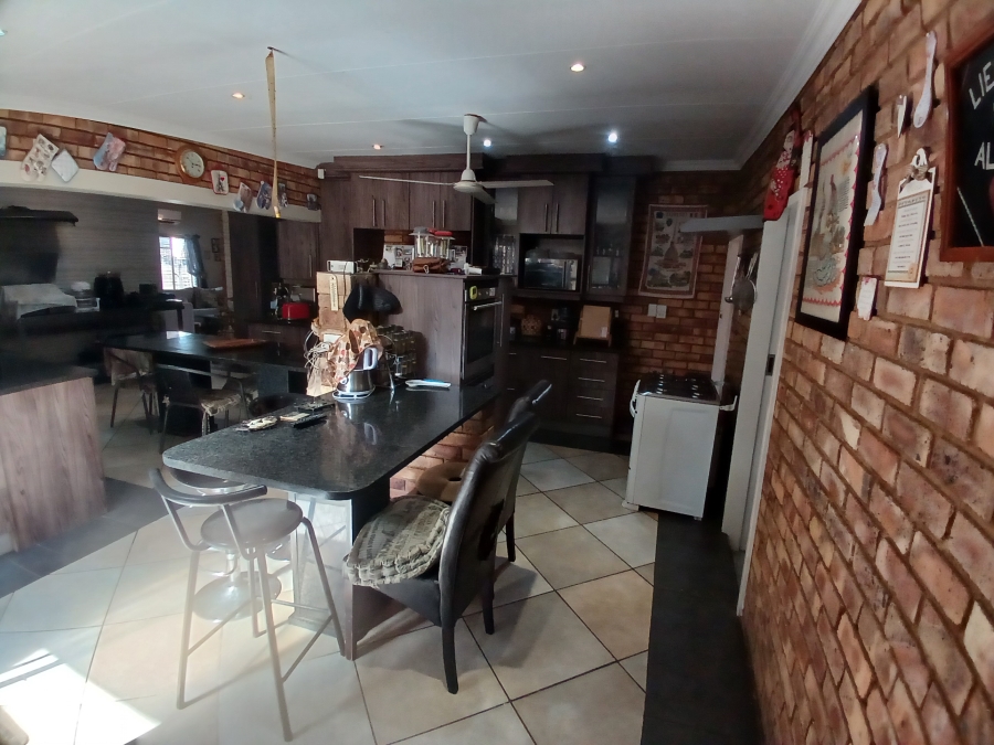 Commercial Property for Sale in Doornpoort Gauteng