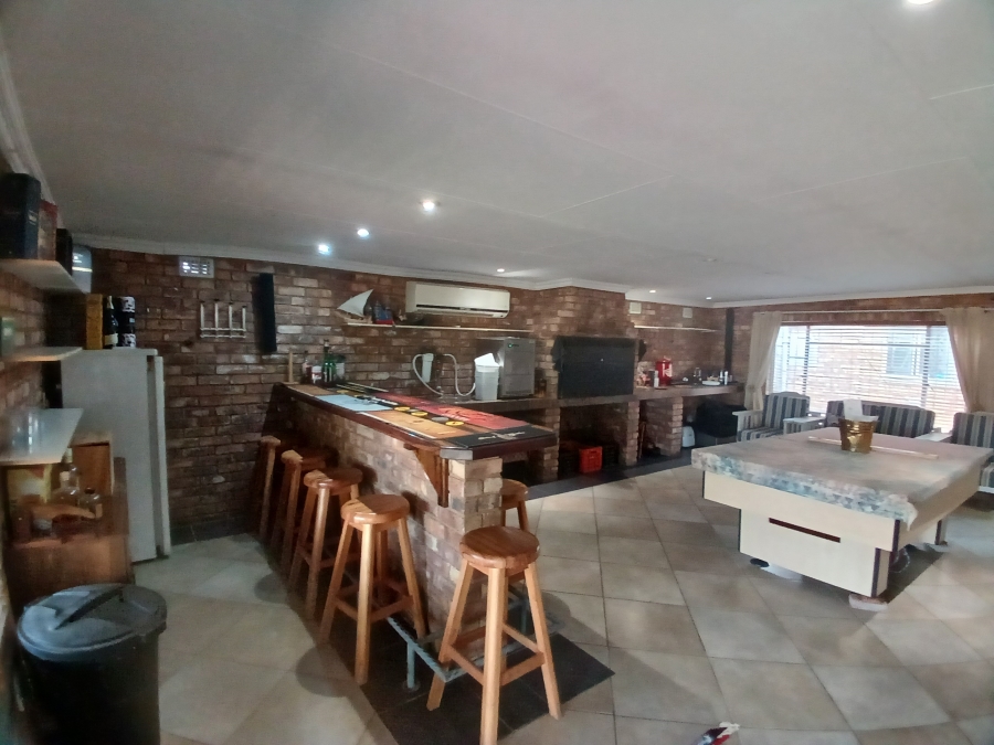 Commercial Property for Sale in Doornpoort Gauteng