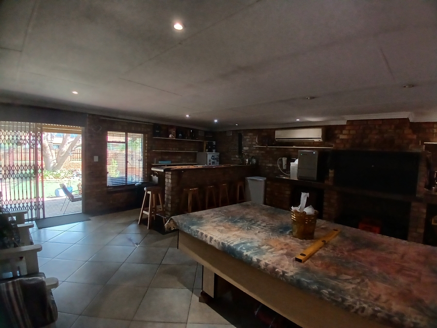 Commercial Property for Sale in Doornpoort Gauteng