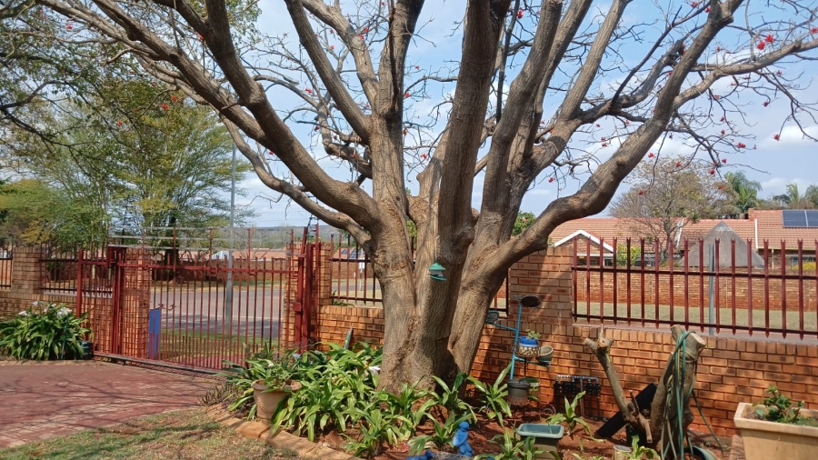 Commercial Property for Sale in Doornpoort Gauteng