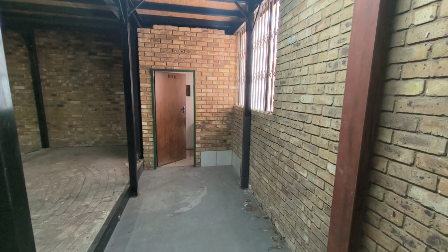 Commercial Property for Sale in Hennopspark Gauteng