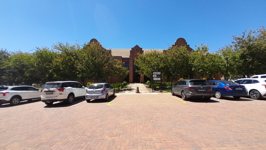 To Let Commercial Property for Rent in Faerie Glen Gauteng