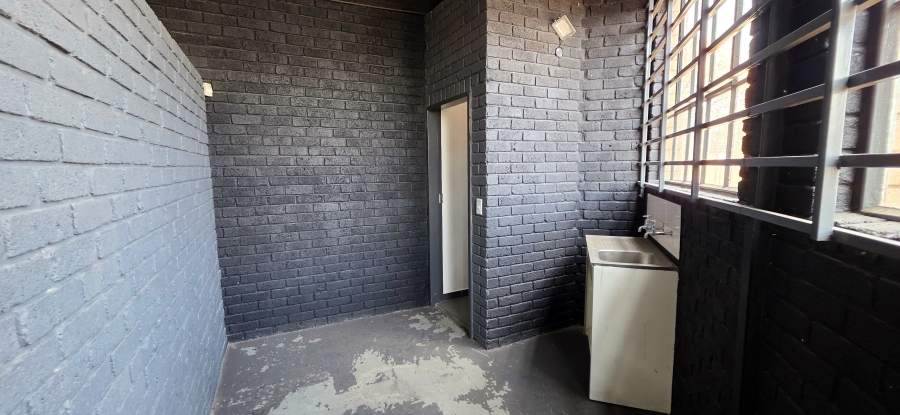 To Let Commercial Property for Rent in Halfway House Gauteng