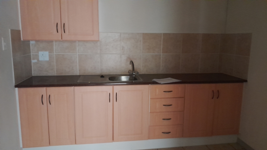 To Let Commercial Property for Rent in Faerie Glen Gauteng