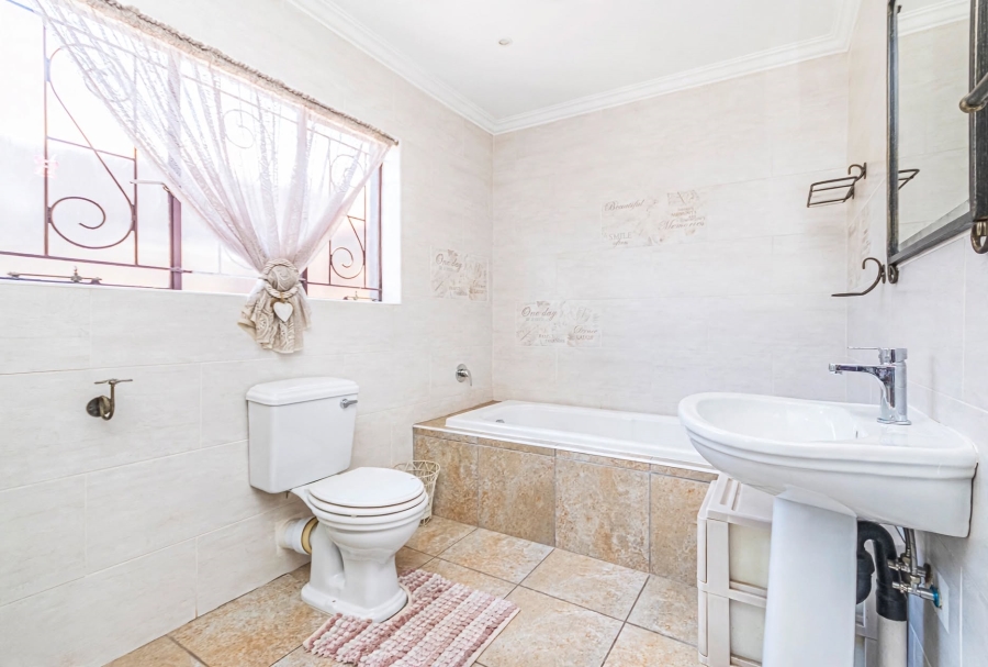 3 Bedroom Property for Sale in Mindalore Gauteng