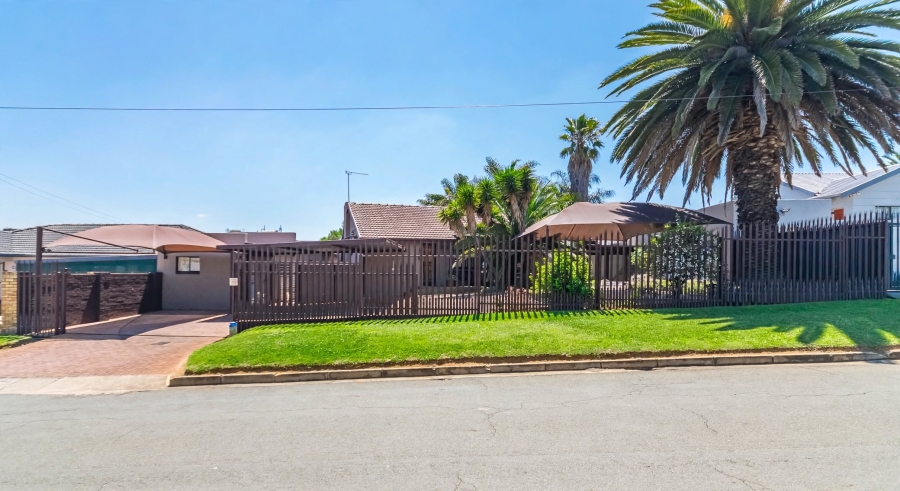 3 Bedroom Property for Sale in Mindalore Gauteng