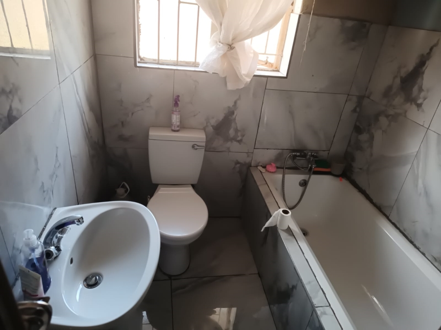 3 Bedroom Property for Sale in Lenasia South Gauteng