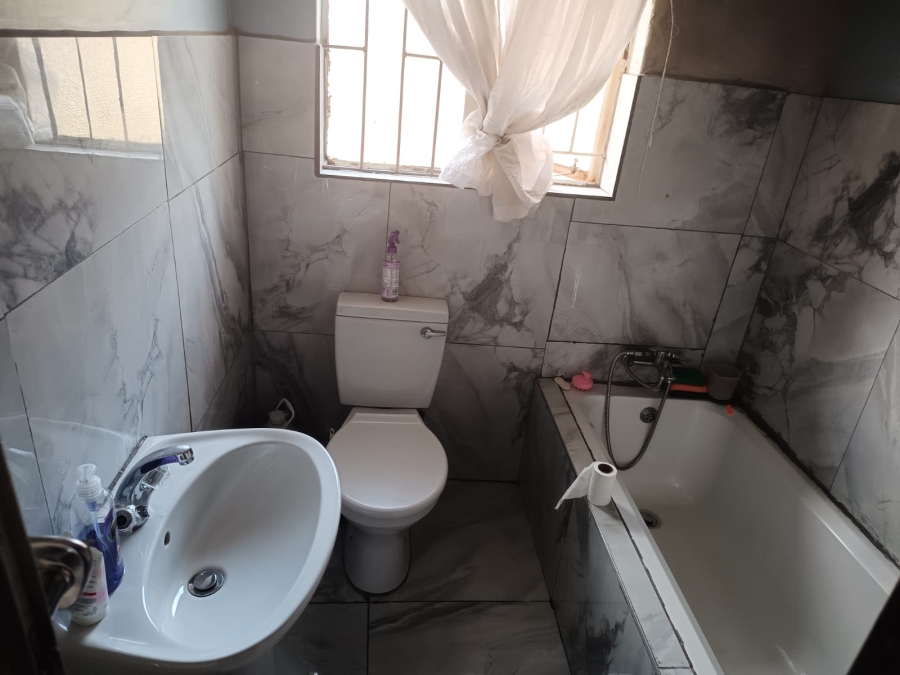 3 Bedroom Property for Sale in Lenasia South Gauteng